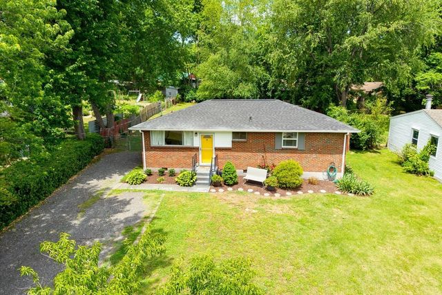 2920 Twin Lawn Dr, Nashville, TN 37214
