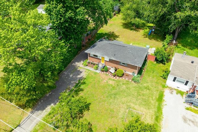 2920 Twin Lawn Dr, Nashville, TN 37214
