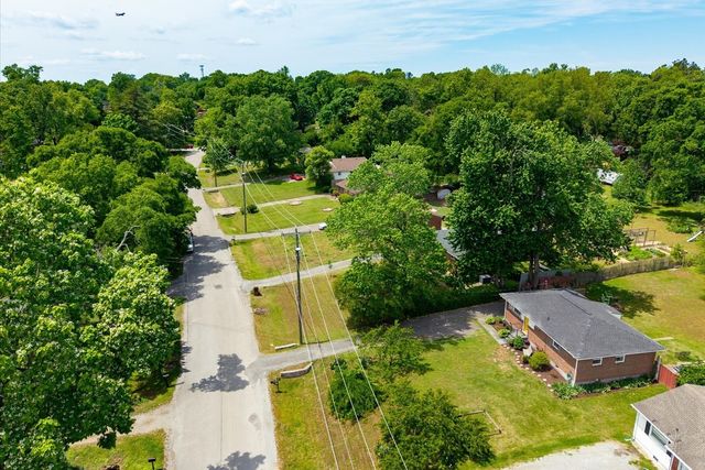 2920 Twin Lawn Dr, Nashville, TN 37214