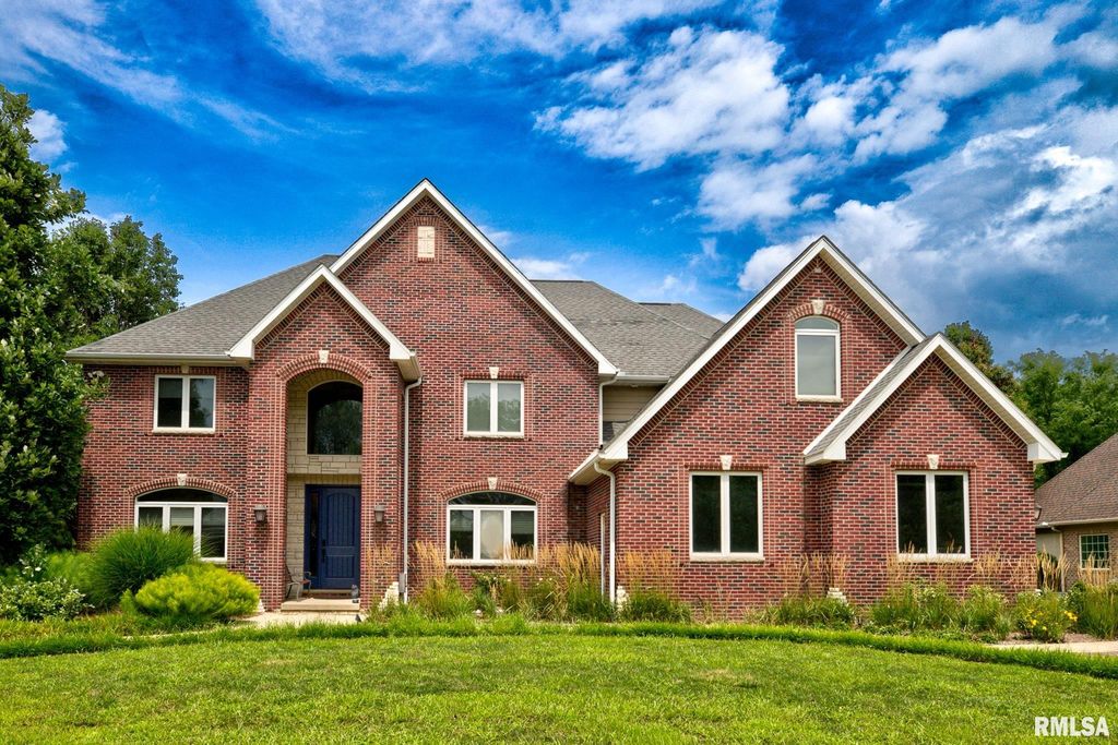 3015 W Pilgrims Way, Peoria, IL 61615