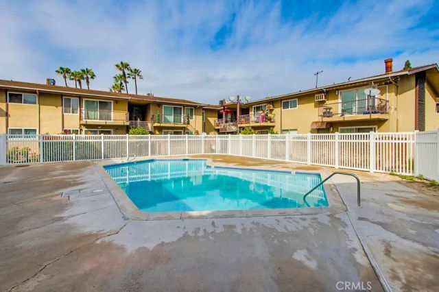 1860 W Glenoaks L, Anaheim, CA 92801