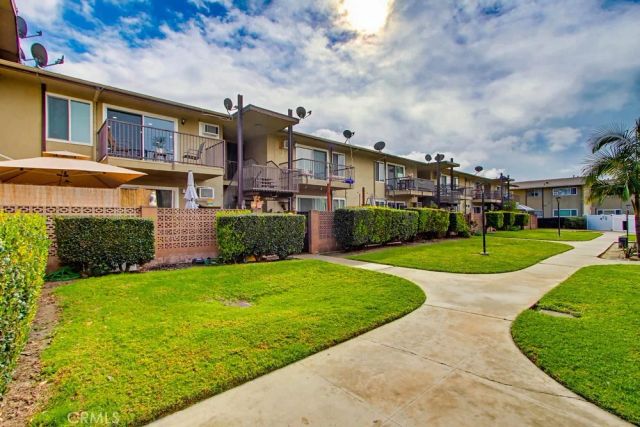 1860 W Glenoaks L, Anaheim, CA 92801