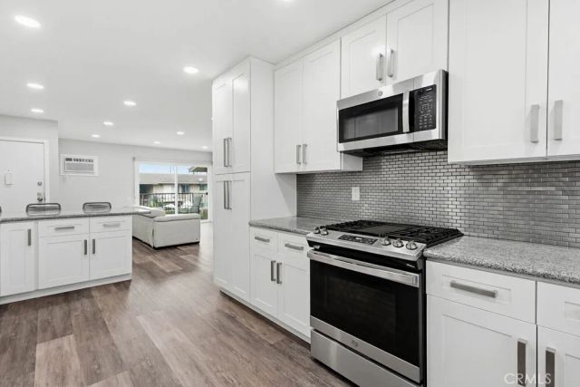 1860 W Glenoaks L, Anaheim, CA 92801
