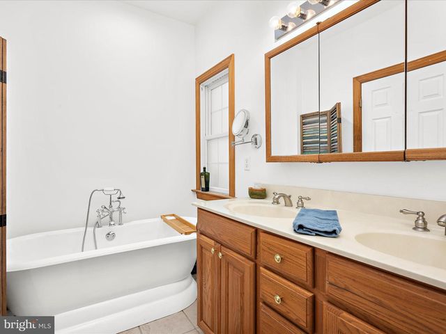 411 GREENWOOD AVE, Chestertown, MD 21620