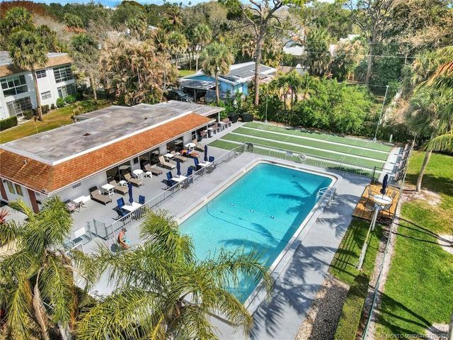 2950 SE Ocean Boulevard 8-6, Stuart, FL 34996