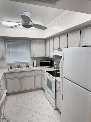2950 SE Ocean Boulevard 8-6, Stuart, FL 34996