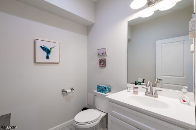 165 Lakeside Rd 8, West Milford Twp., NJ 07421