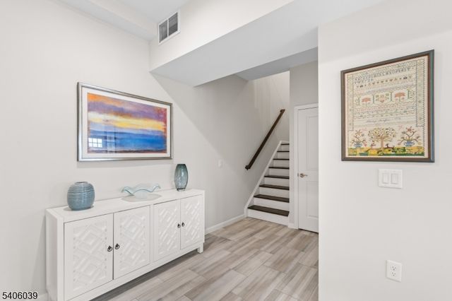 165 Lakeside Rd 8, West Milford Twp., NJ 07421