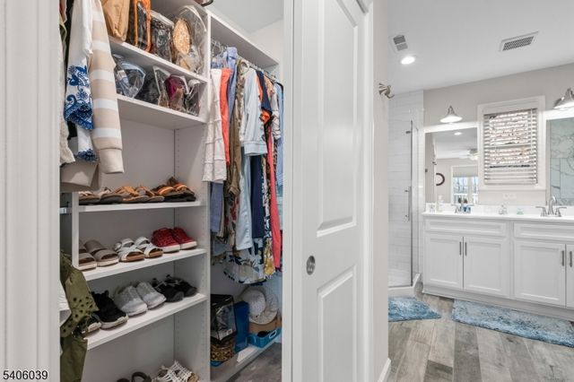 165 Lakeside Rd 8, West Milford Twp., NJ 07421