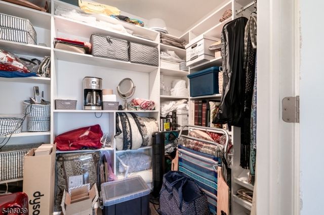 165 Lakeside Rd 8, West Milford Twp., NJ 07421