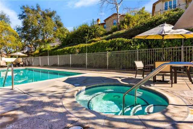 4591 Camino Del Sol, Calabasas, CA 91302