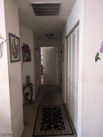 870 Honeybrook Cir, Lopatcong Twp., NJ 08886