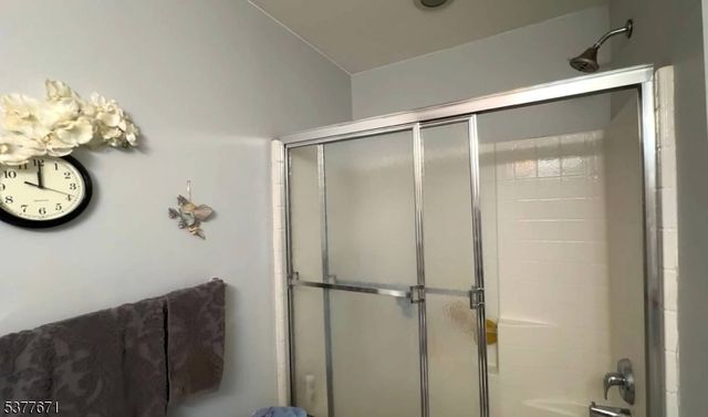 870 Honeybrook Cir, Lopatcong Twp., NJ 08886