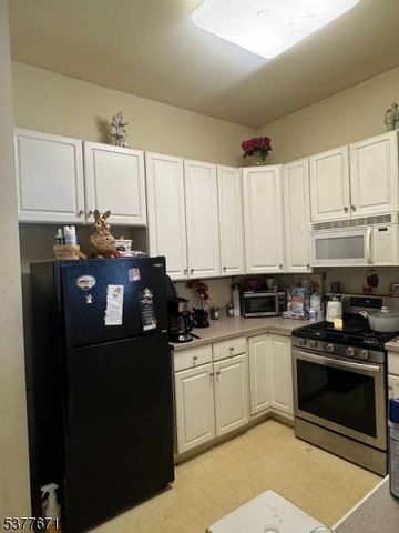 870 Honeybrook Cir, Lopatcong Twp., NJ 08886