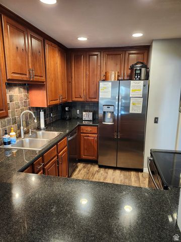 8230 WASATCH GROVE LN, Salt Lake City, UT 84121