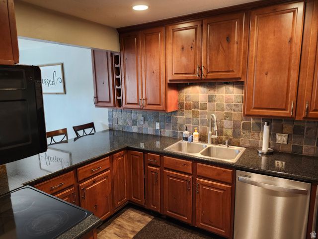 8230 WASATCH GROVE LN, Salt Lake City, UT 84121