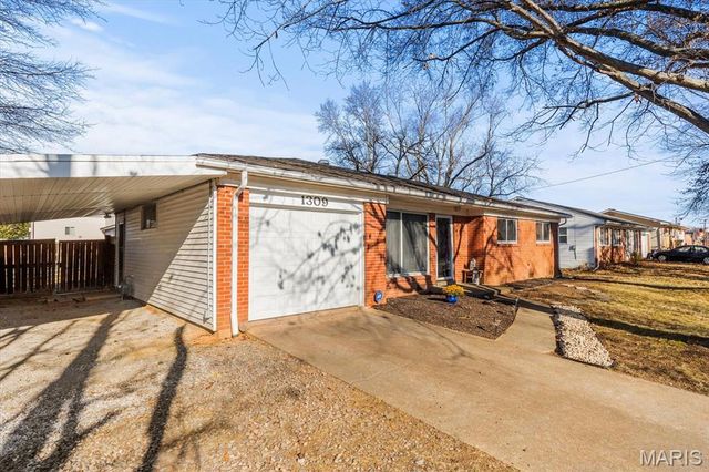 1309 Veile Drive, Belleville, IL 62220