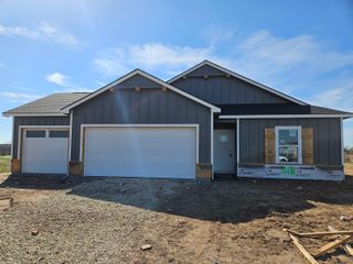 1018 N Forestview Ct, Wichita, KS 67235