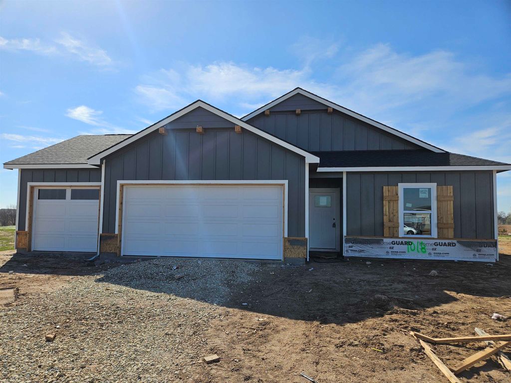 1018 N Forestview Ct, Wichita, KS 67235