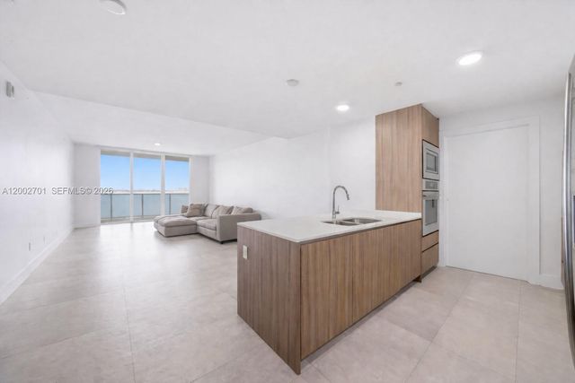 600 NE 27th St 1002, Miami, FL 33137