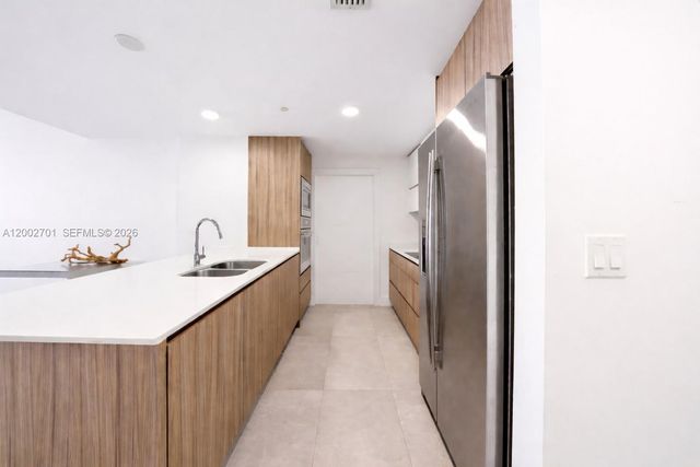 600 NE 27th St 1002, Miami, FL 33137