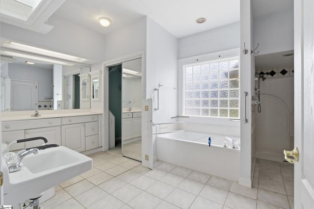 950 Spring Valley Road, Inman, SC 29349