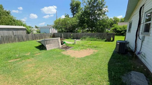 615 W 1st Street, Edmond, OK 73003