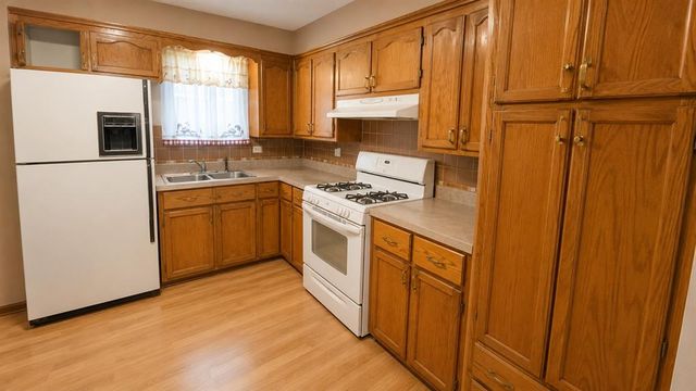 615 W 1st Street, Edmond, OK 73003