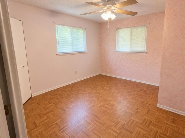 615 W 1st Street, Edmond, OK 73003