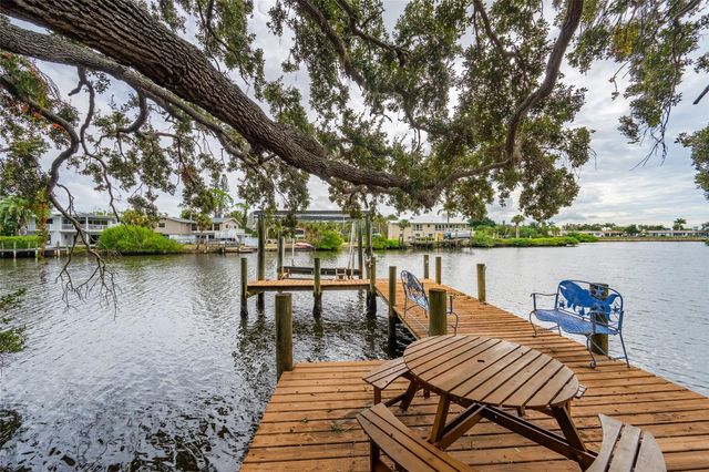 5155 RIVERWOOD AVENUE, Sarasota, FL 34231