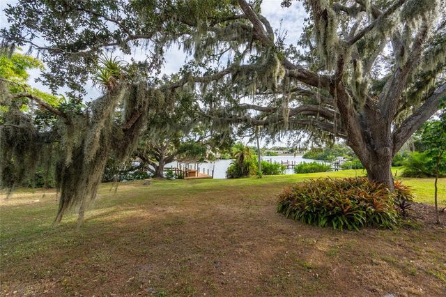 5155 RIVERWOOD AVENUE, Sarasota, FL 34231