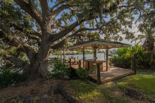 5155 RIVERWOOD AVENUE, Sarasota, FL 34231