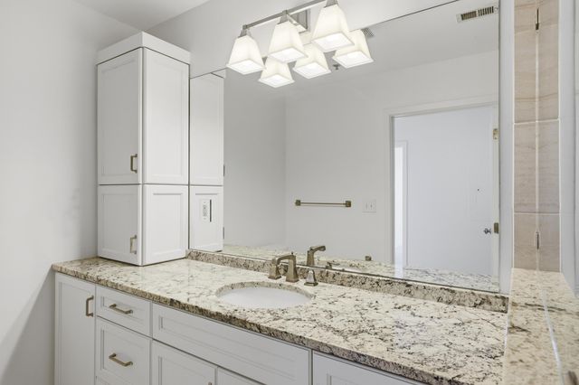 200 Manufacturers Road Apt 619, Chattanooga, TN 37405