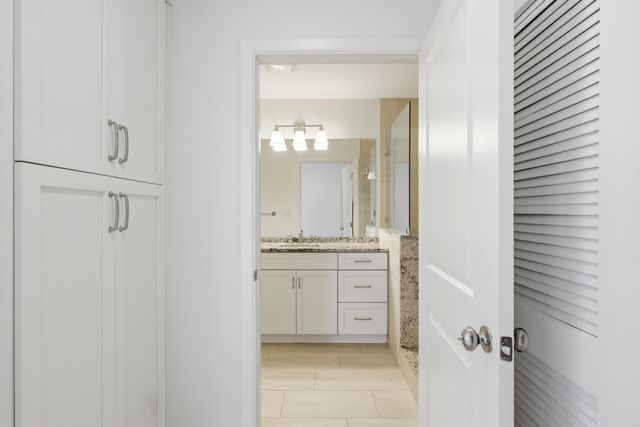 200 Manufacturers Road Apt 619, Chattanooga, TN 37405