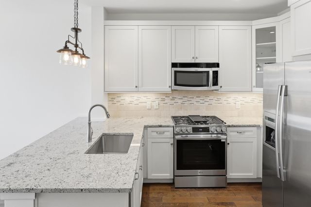 200 Manufacturers Road Apt 619, Chattanooga, TN 37405