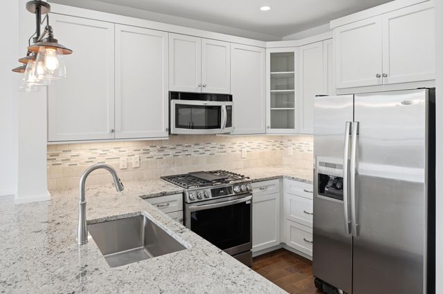 200 Manufacturers Road Apt 619, Chattanooga, TN 37405