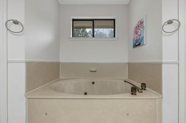 137 Long Wood Ave, Lakeway, TX 78734