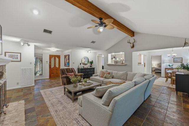 137 Long Wood Ave, Lakeway, TX 78734