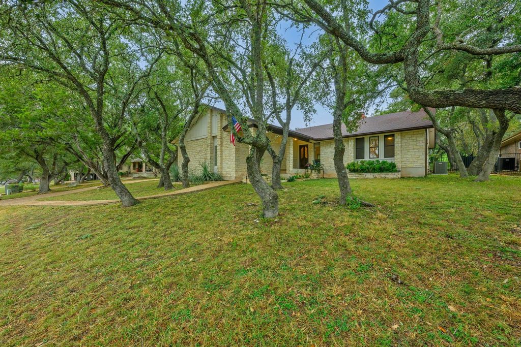 137 Long Wood Ave, Lakeway, TX 78734