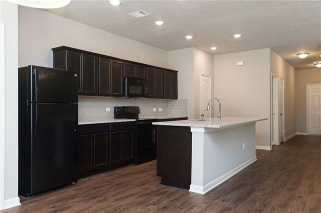 17320 Cedar Rock Court, College Station, TX 77845