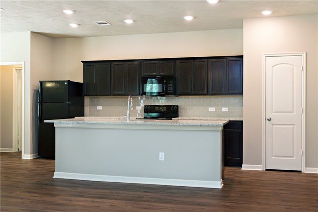 17320 Cedar Rock Court, College Station, TX 77845