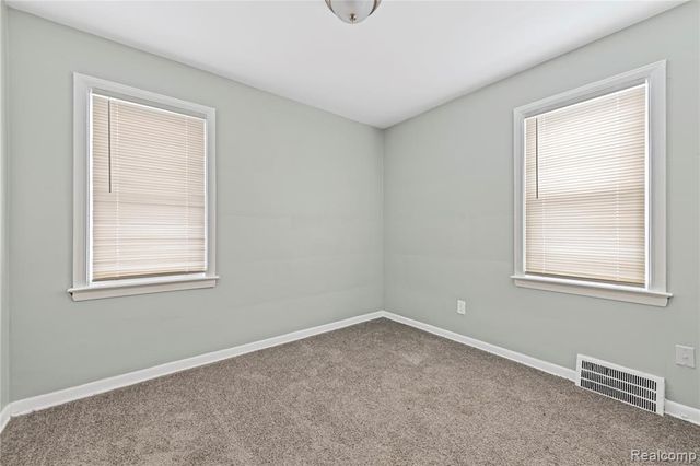 20508 Kenosha Street, Harper Woods, MI 48225