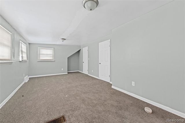 20508 Kenosha Street, Harper Woods, MI 48225