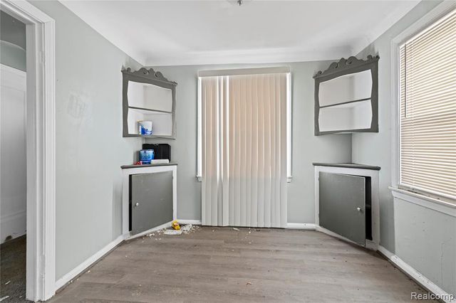 20508 Kenosha Street, Harper Woods, MI 48225