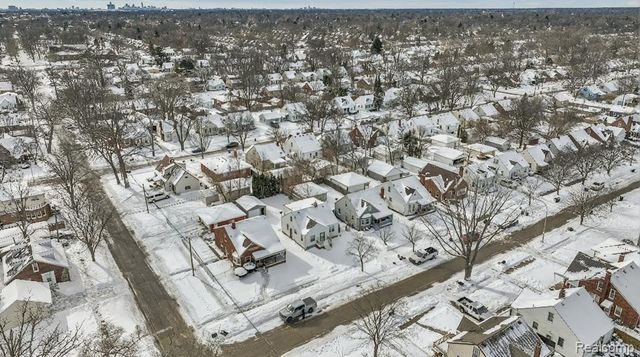 20508 Kenosha Street, Harper Woods, MI 48225