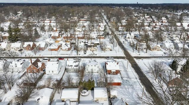 20508 Kenosha Street, Harper Woods, MI 48225