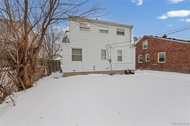 20508 Kenosha Street, Harper Woods, MI 48225