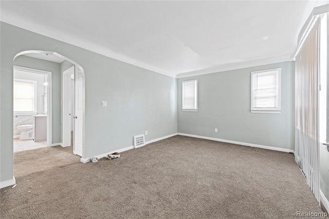 20508 Kenosha Street, Harper Woods, MI 48225