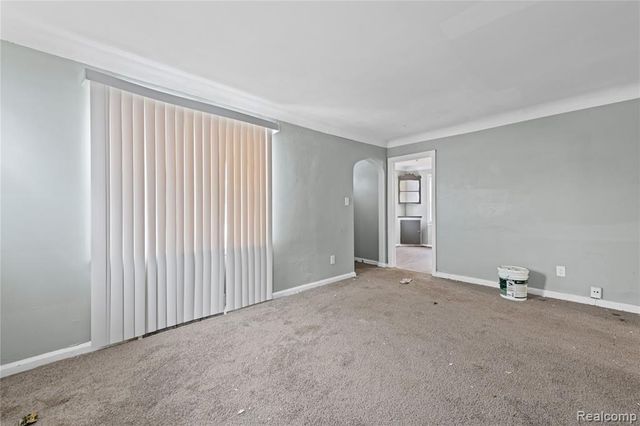 20508 Kenosha Street, Harper Woods, MI 48225