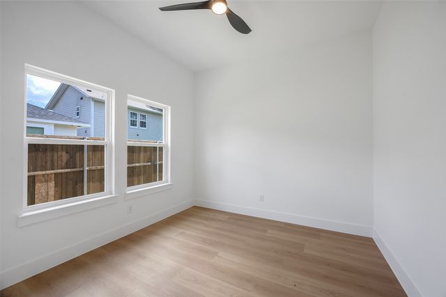 2555 Hooper Street, Dallas, TX 75215